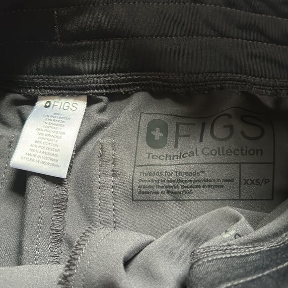 Figs Set Zamora Jogger Pants & Catarina Top Scrubs Charcoal Gray Red Size XXS - Picture 10 of 12